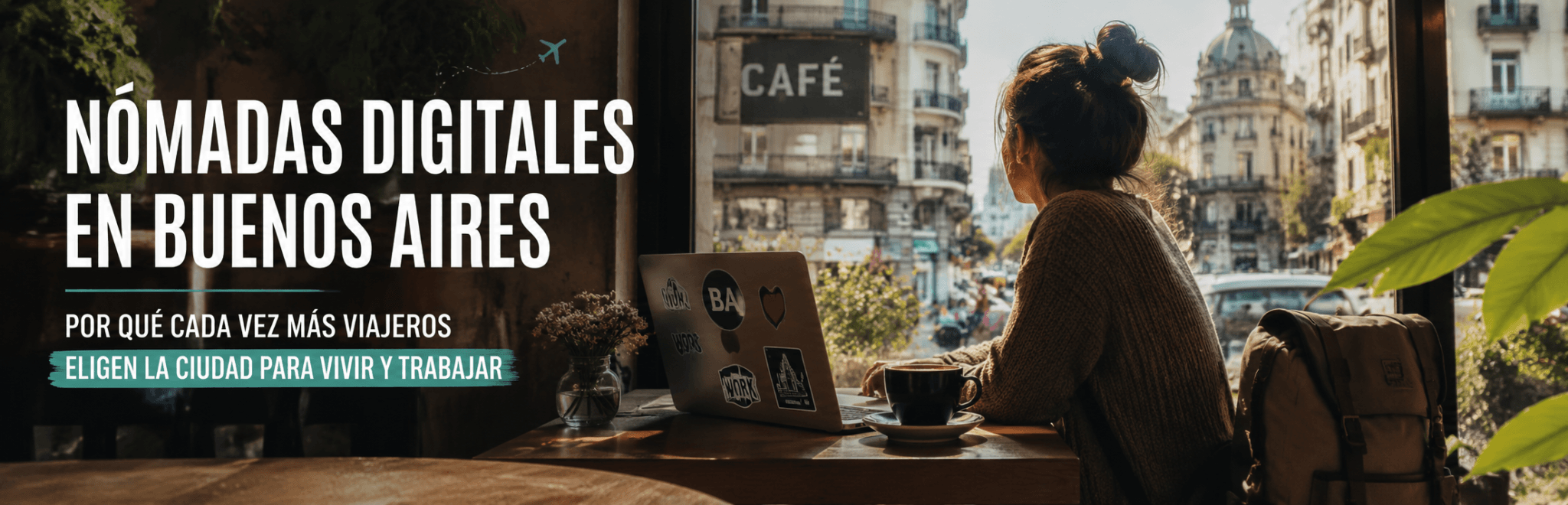 Nomada-digital-trabajando-desde-una-cafeteria-en-Buenos-Aires-con-notebook-y-vista-urbana-de-la-ciudad-2048x660