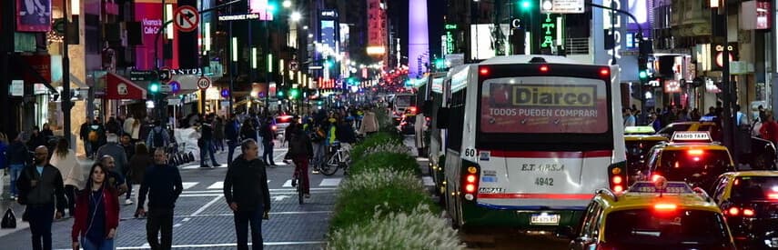 Vida nocturna y teatros en Buenos Aires, una de las mejores ciudades para visitar